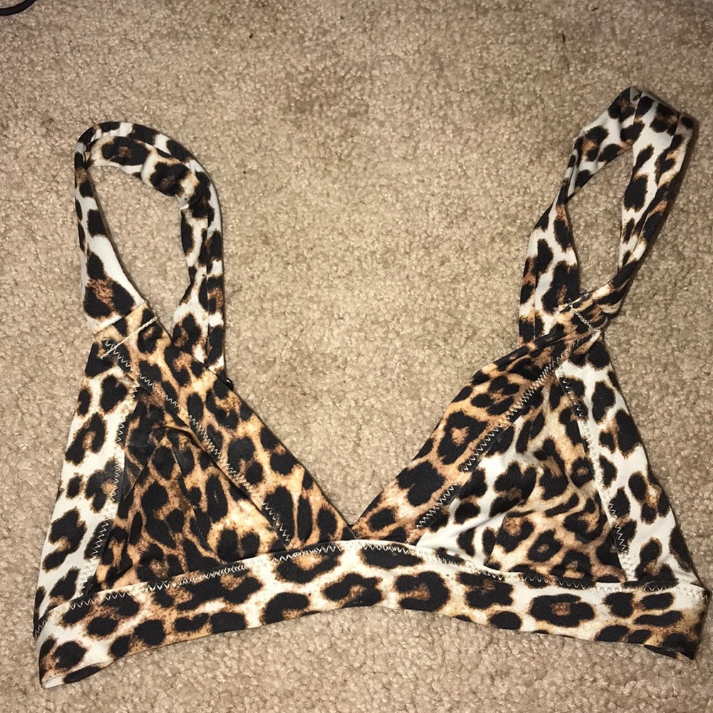 H&M swim top size 4